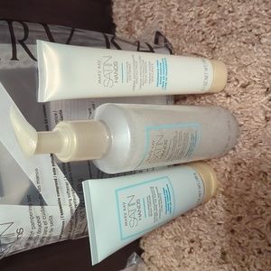 Mary Kay Satin Hands Set- Fragrance Free